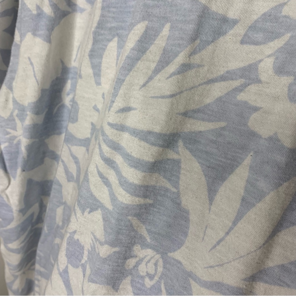 Aerie Blue and White Floral Shirt Size XL - Picture 5 of 7